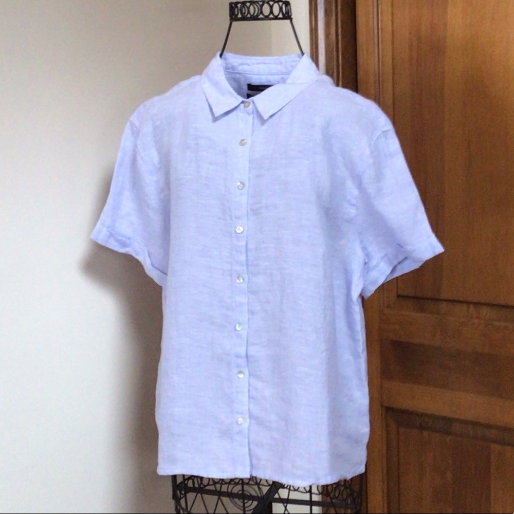 Tahari Baby Blue Short Sleeve linen Shirt, New, Size XS